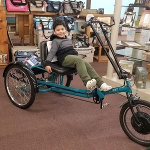 Meet your Posher, Felix